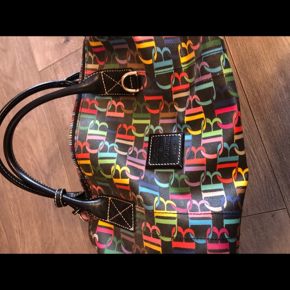 Dooney & Bourke Handbags - Dooney and Bourne leather purse